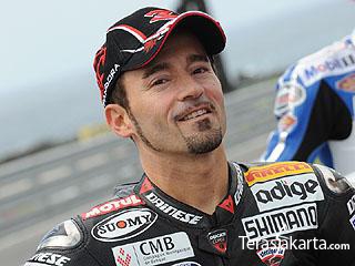 Max Biaggi Bantah ke Ducati Musim Depan 